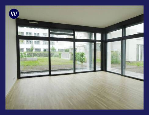 Wohnen mit Fensterfronten - Terrassenwohnung mit großen Fensterfronten, 1,5 Wohnebenen, Einbauküche, Parkett, Gäste-WC