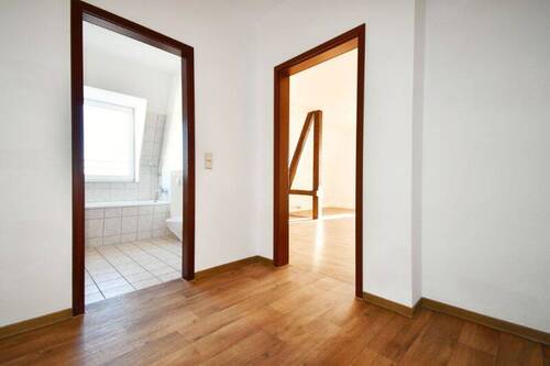 Originalbild Flur - 3 Zimmer Etagenwohnung in Riesa