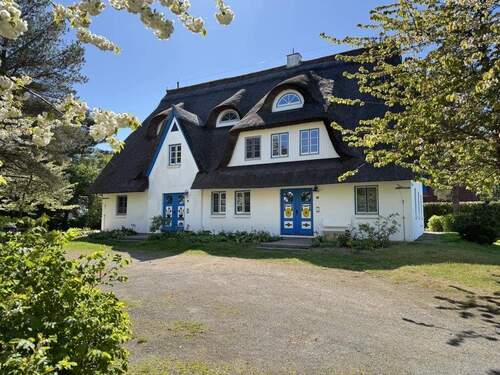 Hausansicht - Ruhige Ferienwohnung am Ostseedeich
