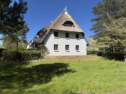 Hausansicht - 2 Zimmer Etagenwohnung zum Kaufen in Zingst