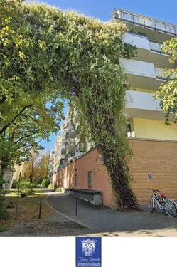 Hausansicht - Etagenwohnung mit 57,00 m² in Dresden zum Kaufen