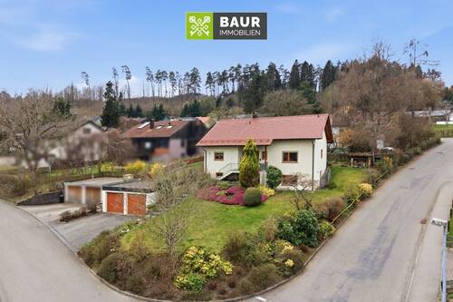 Luftbild - 5 Zimmer Einfamilienhaus in Wilhelmsdorf-Zußdorf