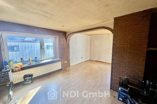 Wohnzimmer - 5 Zimmer Doppelhaushälfte zum Kaufen in Schenefeld