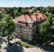Exklusive Dachgeschoss-Maisonettewohnung in Dahlemer Villenlage mit Südwest-Terrasse und Aufzug - Berlin