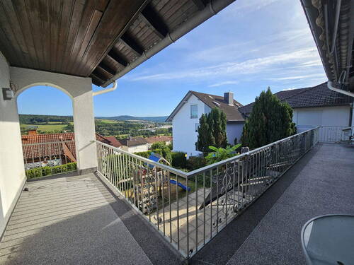 Großer Haupt-Balkon - 