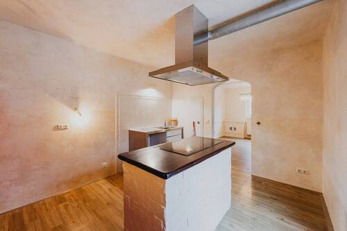 Küche - 8 Zimmer Doppelhaushälfte in München