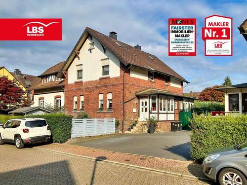 Straßenansicht - Charmantes Einfamilienhaus mit Kamin, Garten & Stellplätzen in Bochum