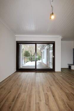 Blick zum Holzdeck - 