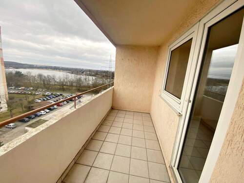 Loggia mit Seeblick - 3 Zimmer Etagenwohnung in Mainaschaff