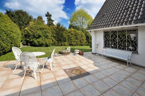 die große Terrasse - Einfamilienhaus mit 185,00 m&sup2; in Moers zum Kaufen