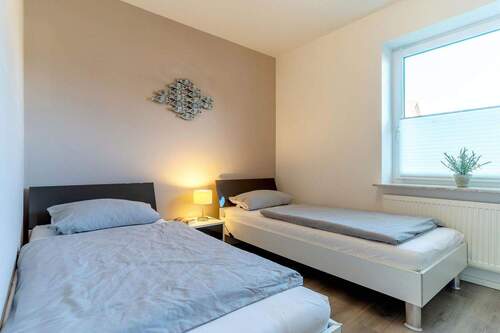 Schlafzimmer Nr. 2 / Büro - 