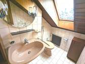 Badezimmer mit Dusche (Teilansicht)76 - 