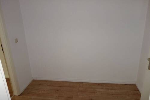 Flur - 1 Zimmer Etagenwohnung in Brandenburg