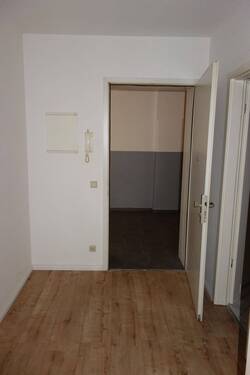 Flur - Etagenwohnung mit 36,00 m² in Brandenburg zur Miete