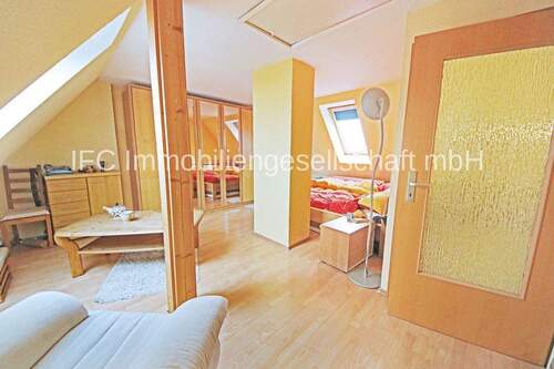 großes Zimmer im DG - 