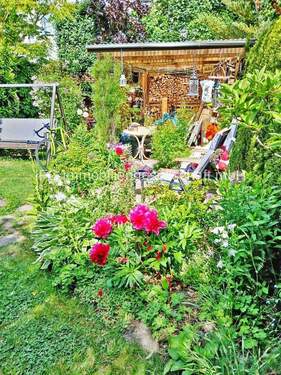 Grundstück (im Sommer) - 