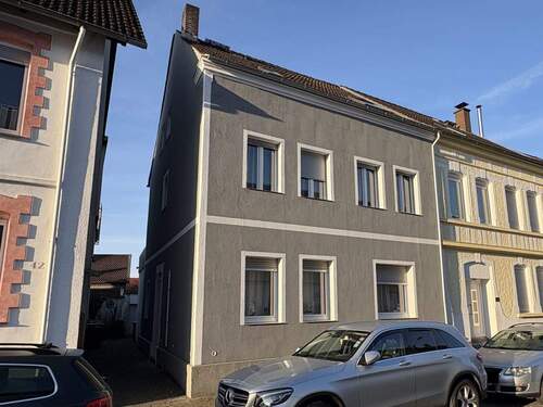 Straßenansicht - 6 Zimmer Einfamilienhaus zum Kaufen in Blomberg
