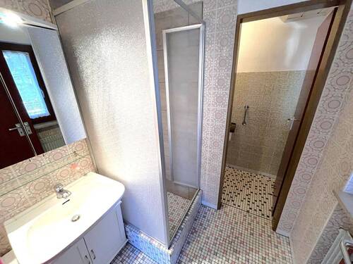 Gäste WC mit Dusche EG - 