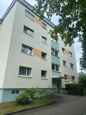 Aussenansicht 2 - Helle und gepflegte 3-Zimmer-Wohnung mit perfekter Raumaufteilung