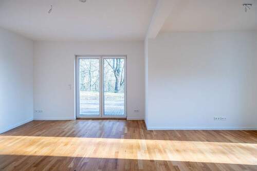 Wohnzimmer - 5 Zimmer Einfamilienhaus zum Kaufen in Blankenfelde-Mahlow