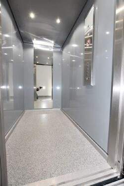 Aufzug in Übergröße - 