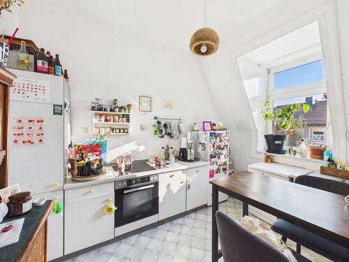 lichtdurchflutete Küche - 3 Zimmer Etagenwohnung zur Miete in Wiesbaden