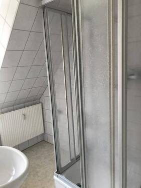 Bad - 2 Zimmer Etagenwohnung zur Miete in Rossau/ OT Schönborn-Dreiwerden