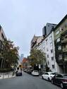 Ausblick - Renovierte 2-Zimmer-Wohnung mit Galerie in zentraler Lage von Frankfurt-Westend