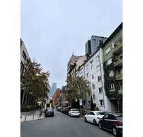 Renovierte 2-Zimmer-Wohnung mit Galerie in zentraler Lage von Frankfurt-Westend - Frankfurt am Main Westend-Nord