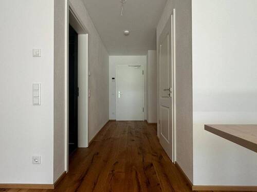 Diele - Etagenwohnung mit 63,10 m² in Traunstein zum Kaufen