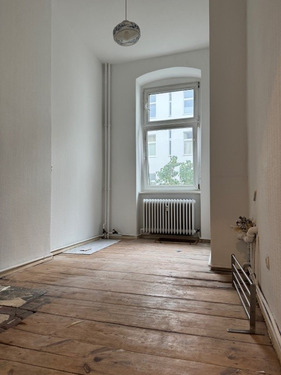 Bild 01 - Besichtigung 09.10.2025 um 08:00 Geräumiges 2-Zimmer Apartment mit Balkon ab sofort