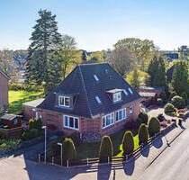 Attraktives Dreifamilienhaus mit vielseitigen Nutzungsmöglichkeiten - Büdelsdorf