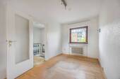 Zimmer mit Durchgang/ Büro - 