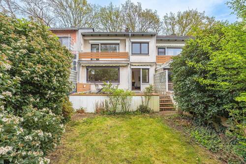 Rückansicht mit Terrasse - 