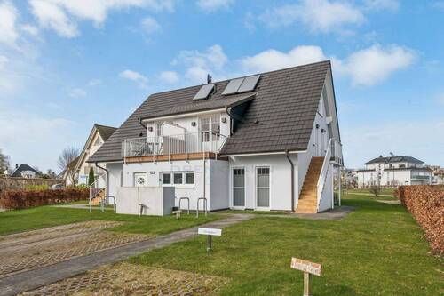 Hausansicht - Eingangsbereich - 3 Zimmer Etagenwohnung zum Kaufen in Börgerende-Rethwisch