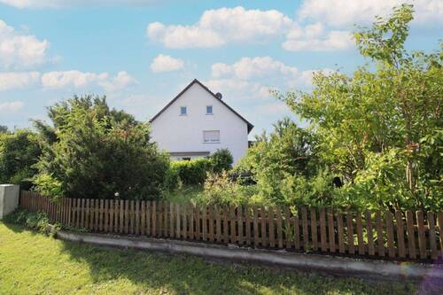 05 Grundstück eingezäunt - 