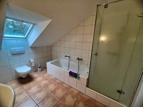 Bad,Wanne,Dusche - 2 Zimmer Etagenwohnung zum Kaufen in Bielefeld