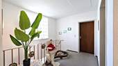 Geraeumiges Treppenhaus! - 