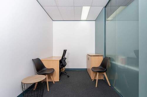 Property Image 1 - Privater Büroraum für 1 Person in Regus Hafen Süderelbe