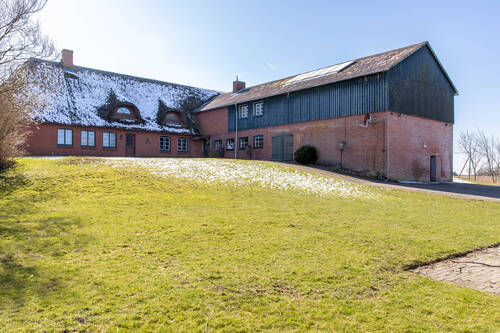 Hausansicht - 1 Zimmer Mehrfamilienhaus, Wohnhaus in Pellworm
