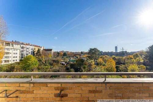 Balkonblick - 2 Zimmer Etagenwohnung in Berlin