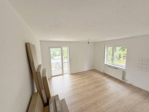 Bild 1 - Sehr schöne, helle 2 Zi-Whg mit großem Süd - Balkon, AA und EBK in Möckmühl - Ruchsen