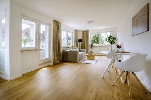 Wohnzimmer - 2 Zimmer Etagenwohnung in Weilheim
