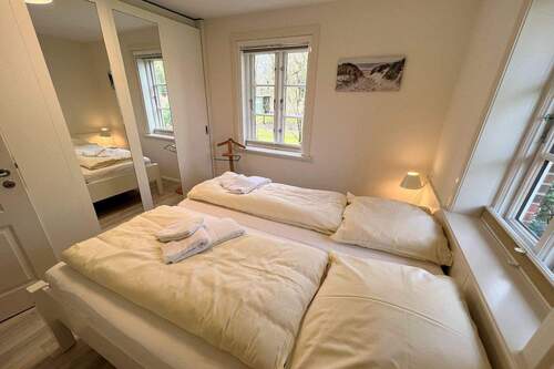 Schlafzimmer (EG) - 