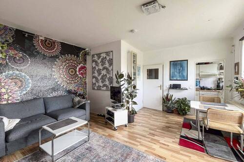 Wohn-&Schlafbereich - 1 Zimmer Einfamilienhaus in Berlin