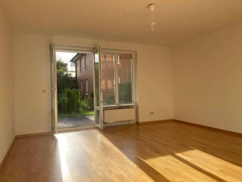Haus 4.jpg - Garstedt am grünen Rand - Hochparterre-Wohnung mit Terrasse - Dusch- und Wannenbad, EBK, TG-PLatz