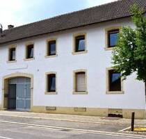 Bieterverfahren Gutshaus in Huttenheim: 7 Zimmer 3 Bäder EBK Sauna Pool großer Garten Gästeapartment - Philippsburg