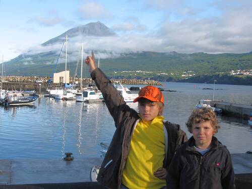 Willkommen auf der Insel Pico - Reif für die Insel? Charakteristisches Azorenanwesen mit Ausbaupotential!