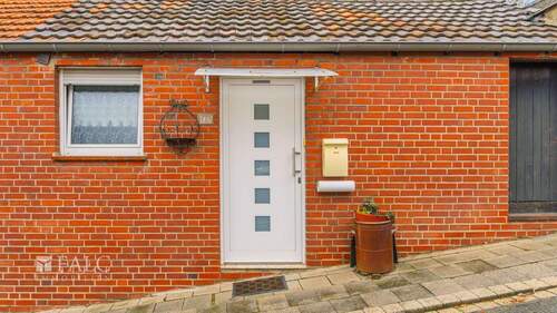 Hauseingang - 7 Zimmer Einfamilienhaus zum Kaufen in Hückelhoven