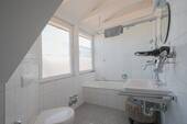 Badezimmer Whg. 2 - 8 Zimmer Mehrfamilienhaus, Wohnhaus in Norderney